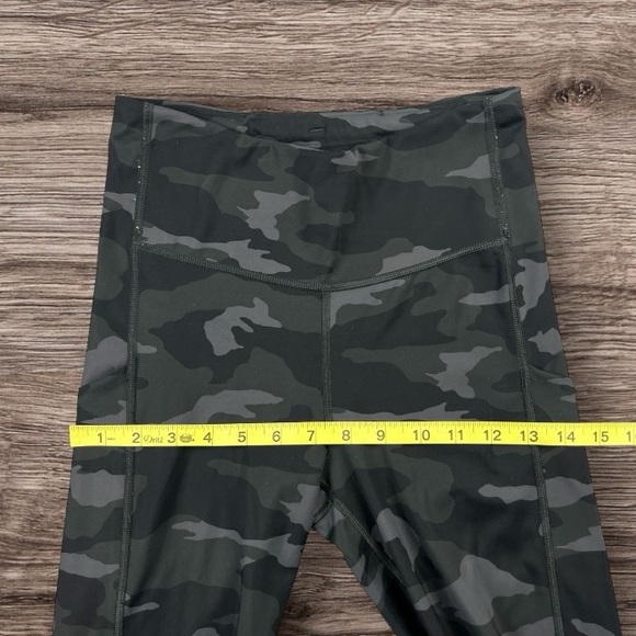 Athleta Ultimate Stash Pocket Camo 7/8 tight Sz: XS - Picture 12 of 16